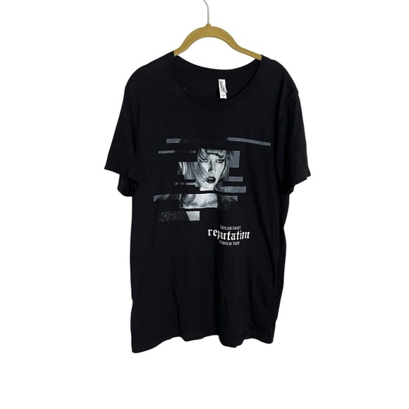 Taylor Swift Reputation Tour Black Graphic T-Shirt Medium - Picture 1 of 4